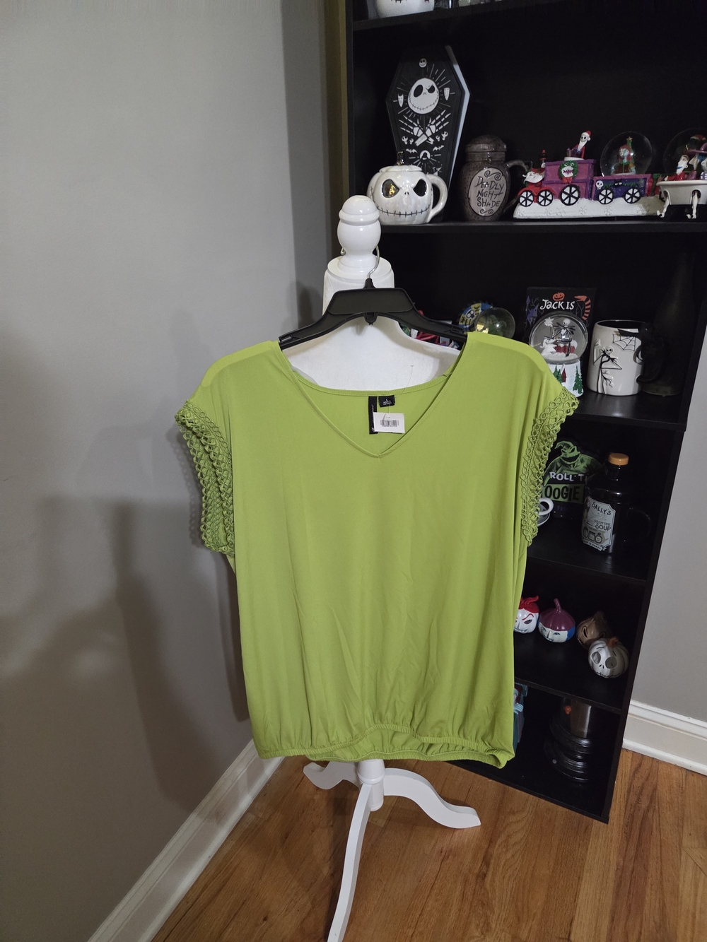 new directions Lime V-Neck Short Sleeve Top